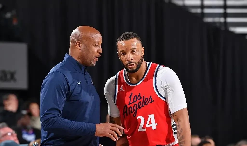 易游体育官方平台-关于蒂姆在老鹰比赛中反败为胜，领先优势明显引发热议！的信息